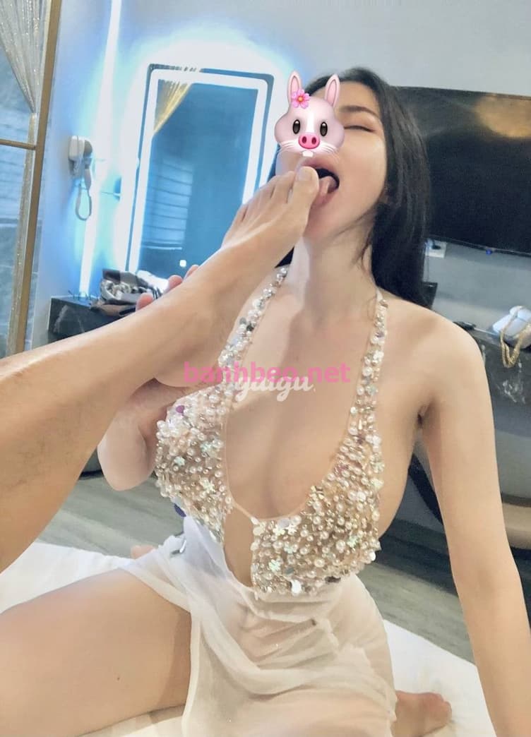 THUỶ TIÊN - CHÂN DÀI DÁNG ĐẸP MÔNG NỞ BEST DOGGY NGON