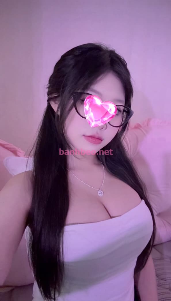 MAI LINH -♥️♥️ 400K 1h❤️2 CÁI 600K DA TRẮNG MẶT XINH - VÚ TO TRÒN - MÔNG CĂNG - BÍM MÚP HỒNG