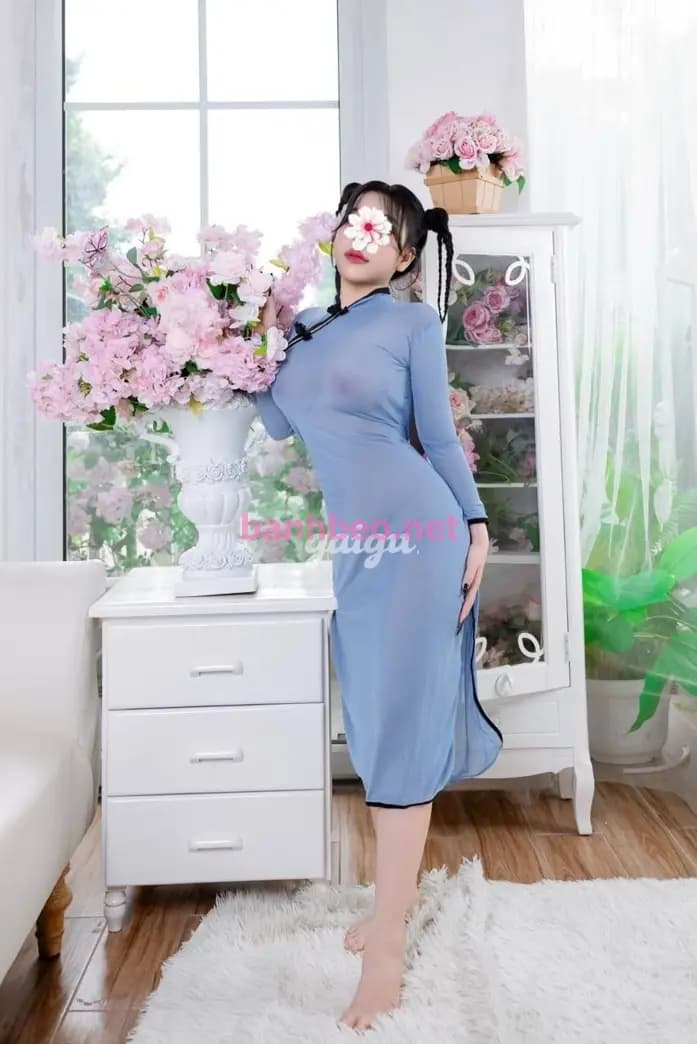 Quỳnh Hana - Ngực Tấn Công, Mông Đại Bác